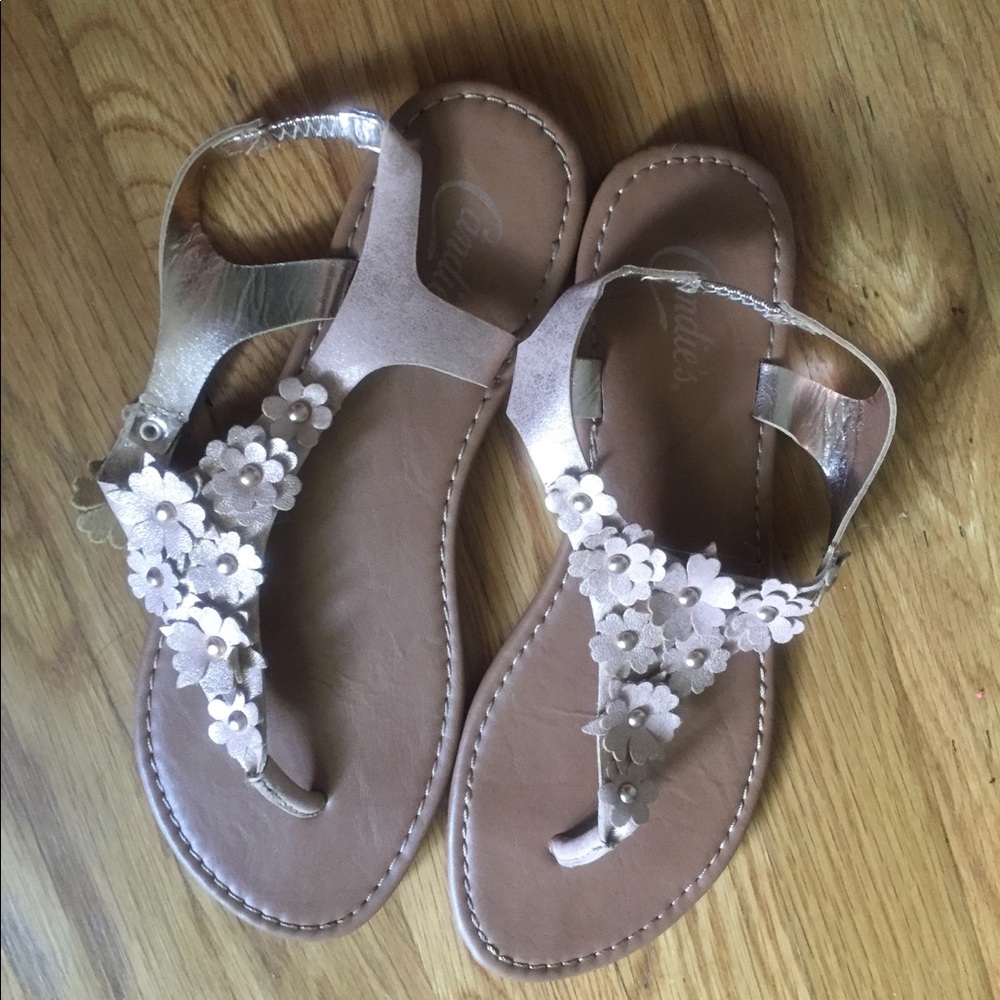 Size 7 flower sandals